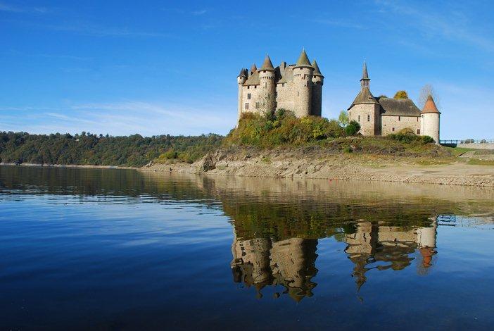 Le Château de Val à Lanobre