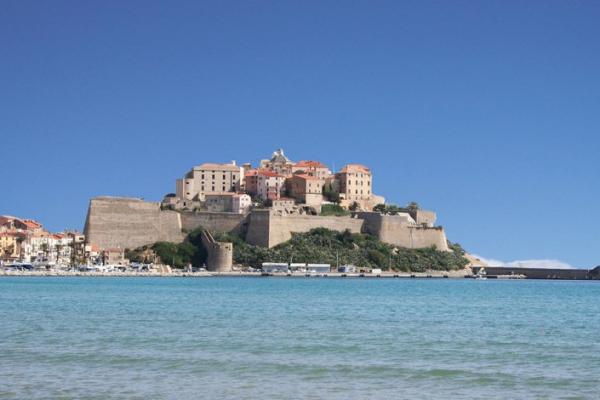 Vue Calvi de la plage