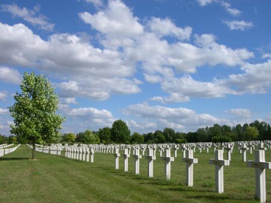 Cimetière mémorial de la seconde guerre mondial à Cerny