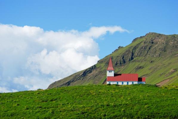 Eglise dans une plaine d'Islande