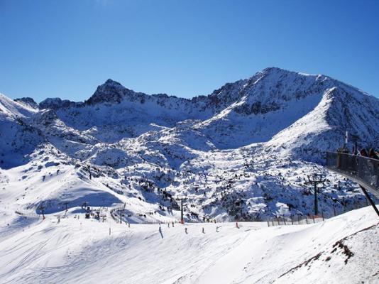 Les montagnes sous la neige