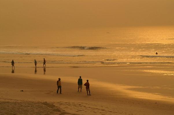 Couché de soleil sur une plage au Ghana