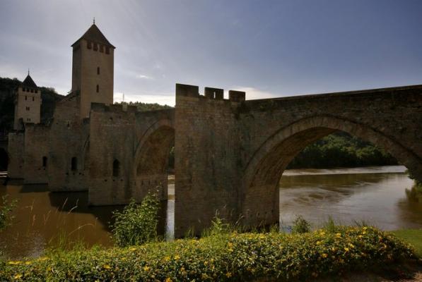 Pont médiéval sur le Lot