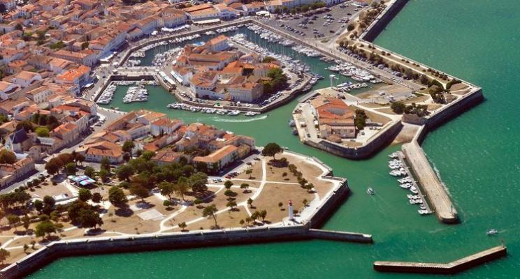 Le port de St Martin en Ré