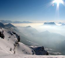Vue plongeante d'un versant de montagne près des Aillons