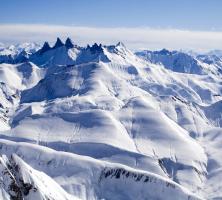 Massif montagneux près des Alpes d'Huez
