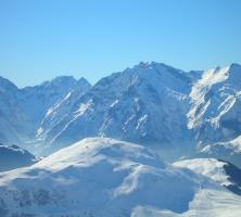 Montagnes brumeuses à Auris-en-Oisans