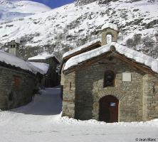 Village sous la neige