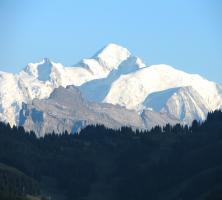 Montagnes enneigées à Morzine