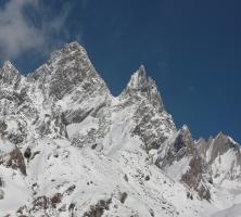 Pics montagneux autour de Praloup