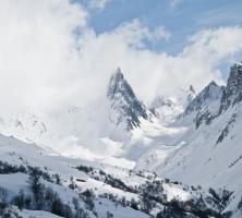 Nuages surplombant les montagnes près de Valmeinier