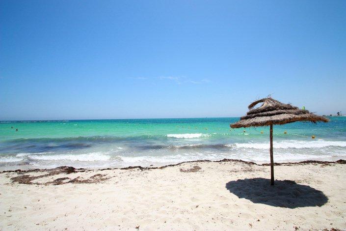 Djerba, côte sauvage en Tunisie