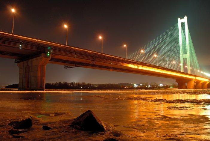 Le pont Sud de Kiev, Ukraine