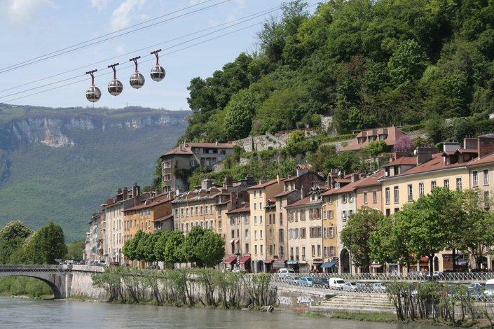 Quai de Grenoble avec les bulles